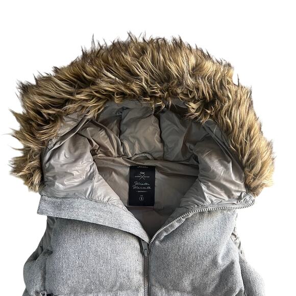 GAP Outdoor Edition Puffer Vest Gray Faux Fur Hood Down Fill Size S - Picture 5 of 11